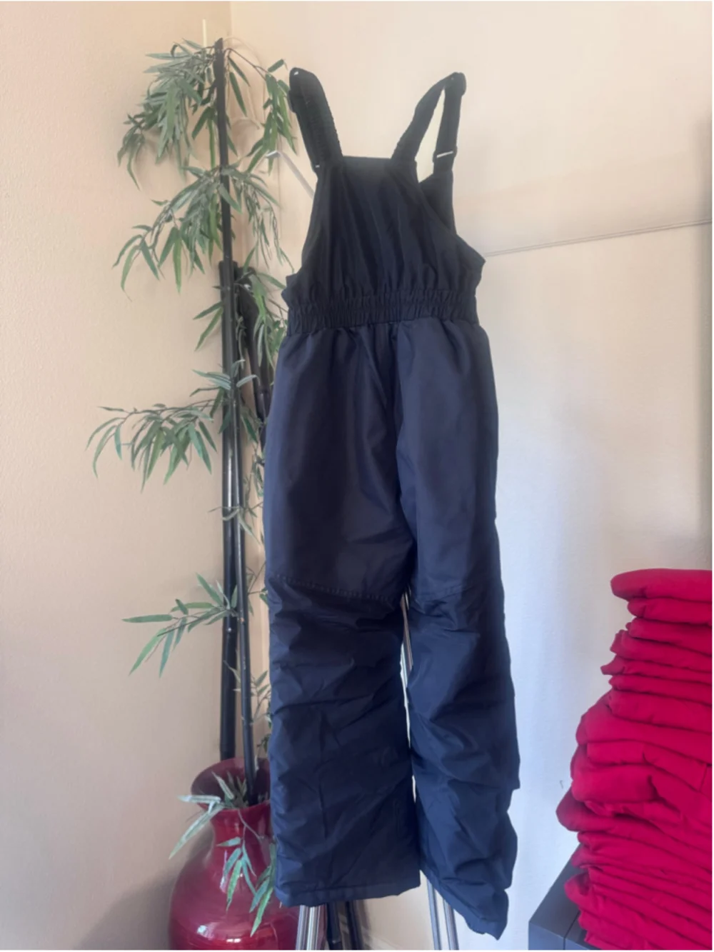 Cat & Jack Black Snow Bibs Overalls Size M. New with no tag